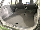 後部座席を倒せば、大きな荷物もOK♪