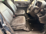 フロントシートです!!セパレートシートなのでお尻をしっかりホールド!!スポーティな運転にも最適です!!