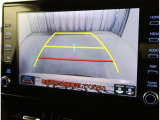 バックガイドモニターで、後方を確認しながら安心して駐車することができます。運転初心者も熟練者も必須の機能ですよ!