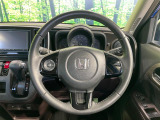 【純正革巻きステアリング】上質な革を使用することで、手にしっかり馴染みとても運転しやすいハンドルです♪