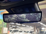 【デジタルインナーミラー】後席の大きな荷物や同乗者で後方が確認しづらい時でも安心!カメラが撮影した車両後方の映像をルームミラー内に表示。クリアな視界で状況の確認が可能です!