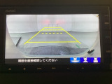 バックでの車庫入れも安心です! リアカメラが付いているバックモニター付のナビを装備しております。操作線もついており距離感も画面から確認できます。