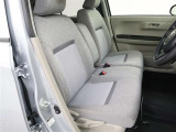 <運転席>まるで自宅に居るようにリラックスできる運転席です。外の喧騒を忘れさせてくれますね。見やすいメーターと操作しやすいスイッチ類もいいですね.