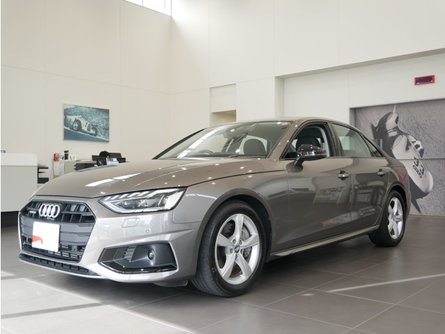 A4 45 TFSI クワトロ アドバンスド 4WD