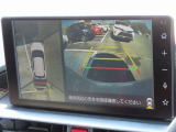 バックモニター付きでガイドラインがモニターに表示され、車庫入れや縦列駐車などの際に役立ちます!
