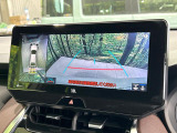 【パノラミックビューモニター】専用のカメラにより、上から見下ろしたような視点で360度クルマの周囲を確認することができます☆死角部分も確認しやすく、狭い場所での切り返しや駐車もスムーズに行えます。