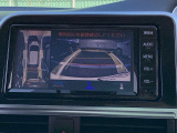 リアカメラ装備、運転に自信のない方でも安心して車庫入れができるリバース連動リアカメラが装着されています。狭い駐車場はもちろん、雨の日や夜間でもストレスなく運転していただけます。