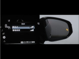 隣車線を走る車両をレーダーで検知し、ドアミラーでは確認しにくい後側方エリアに存在する車両に加え、急接近してくる車両も検知します。車両を検知するとドアミラーに搭載されたLEDインジケーターが点灯します。