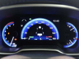 とっても見やすいメーターです。夜間時はラグジュアリーな気分にさせてくれる照明が魅力ですので、夜のドライブも楽しみになりますよ♪