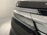 LEDヘッドライトは、点灯の瞬間から最大光量を発揮し、突然暗くなるトンネルなどでの安定感を高めます。