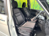 運転席シート廻りは使用感も少なく、良好な状態となっています。前オーナー様が丁寧に使っていたことがよくわかりますね。