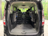 後席を格納すると、これだけの広さが!シーンに合わせたシートアレンジで、大きな荷物も積むことが出来ます♪