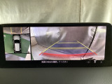 狭い場所での駐車やすれ違いなどでより的確な運転操作に役立つ360&deg;ビューモニターが装備されています。