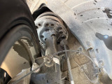 お車を安心してお乗りいただく為には、足回りの定期点検が欠かせません。サービスサポート(有償保証)では無料点検もご提供しており、安心のカーライフをお過ごしいただけるサポート体制が整っています。