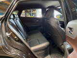 後部座席も気になるようなキズ・汚れやへたり等、大きなダメージはなく、良好な状態です。