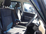 ゆったり大きくサポートも深いフロントシートです。室内はクリーニング済みです