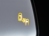 &rdquo;隣の車線を走る車両をレーダーで検知し、ドアミラーでは確認しにくい後側方エリアに存在する車両に加えて、急接近してくる車両も検知します。車両を検知するとドアミラーに搭載されたLEDインジケーターが点灯