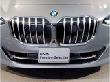 【キドニーグリル】BMWは約90年もの間、ほぼ全ての車両にひと目でBMWだと分かるこの特徴的なフロントグリルが備えられ、デザイン・アイコンとして親しまれてきました。