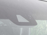 【トヨタセーフティセンス】走行中に前方の車両等を認識し、衝突しそうな時は警報とブレーキで衝突回避と被害軽減をアシスト。より安全にドライブをお楽しみいただけます。