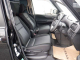 清潔で広々した座席です!是非、現車を見て体感してみてください。