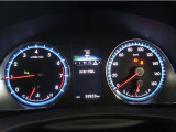 とっても見易いメーターです。夜間時はラグジュアリーな気分にさせてくれる照明が魅力ですので、夜のドライブも楽しみになりますよ♪