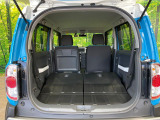 後席を格納すると、これだけの広さが!シーンに合わせたシートアレンジで、大きな荷物も積むことが出来ます♪