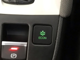 ★ECONスイッチ★ エコドライブを加速しよう!スイッチをONにすると、運転の仕方によるロスを抑え込み燃費をよくするようクルマが頑張ります(*^ー^*)燃費向上にチャレンジ♪