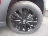 アルミホイールを装備しております。