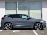オリジナル・サービスもついたBMW自動車保険も取り扱っております。BMW自動車保険にご加入いただくと、万一のトラブルを24時間365日サポートするエマージェンシー・サービスの〈プレミアム〉をご利用いただけます。