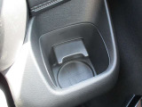 運転席で使用できるドリンクホルダーです。