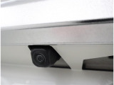バックカメラが付いているので後方確認が非常にしやすいです。今や運転初心者も熟練者も必須装備!ついていて損はないですね♪