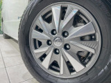 【純正15インチアルミホイール】外観にマッチした純正アルミホイールを装着しております。各種社外アルミホイールや、スタッドレスタイヤも取扱いしております。是非ご相談ください♪