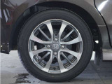 アルミホイール装着車です!これで足元まわりもおしゃれにきまります!