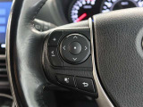ステアリングスイッチ付き。前方から目を離すことなく操作することが可能です。