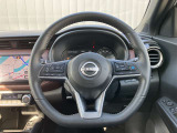 ステアリングスイッチ搭載!ハンドルひとつで手を離さなくても運転中視線をそらさなくても操作が出来て便利です