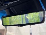 【デジタルインナーミラー】後席の大きな荷物や同乗者で後方が確認しづらい時でも安心!カメラが撮影した車両後方の映像をルームミラー内に表示。クリアな視界で状況の確認が可能です!