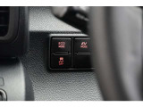 EVモードは電気モーターのみを使って走行するモードです。深夜の住宅街、屋内駐車場でエンジン騒音や排気ガスを気にすることなく走行できます。