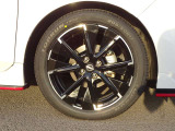 【タイヤ】 【純正17インチアルミホイール】《205/50R17》専用のアルミなのでお車のイメージぴったりですね!