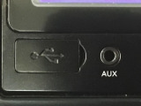 【USBポート】USBポートも装備されています♪スマートフォンのオーディオに連携も可能です。今や欠かせない装備の一つです!