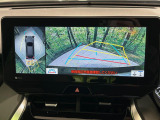 【パノラミックビューモニター】専用のカメラにより、上から見下ろしたような視点で360度クルマの周囲を確認することができます☆死角部分も確認しやすく、狭い場所での切り返しや駐車もスムーズに行えます。