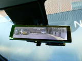 後席に荷物をタップリのせても視界を確保してくれちゃうスマート・ルームミラー♪