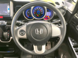 ステアリングも使用感が少なく、きれいな状態となっております♪