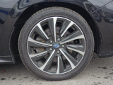 純正アルミホイール装備、足元をオシャレに魅せます!