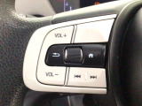 ステアリングリモコンは、運転中でも簡単に音量調整やチャンネル変更もできます!わき見運転防止にもつながるので安心です♪