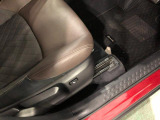 痛みの出やすい運転席シートの角、フロアマット、座面、ともに良好です