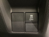 ハンドルの右下にHondaセンシング用の、VSA(ABS+TCS+横滑り抑制)解除スイッチがついています。