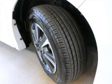 タイヤはまだまだしっかり山が有り、ひび割れも見れません。