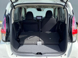 シートをすべて倒すとこんなに広々。たくさん荷物を積めます。これだけのスペースであればかなりの荷物が載せられます!