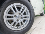 【純正14インチアルミホイール】外観にマッチした純正アルミホイールを装着しております。各種社外アルミホイールや、スタッドレスタイヤも取扱いしております。是非ご相談ください♪
