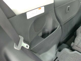 後部座席用ドリンクホルダーも付いています。